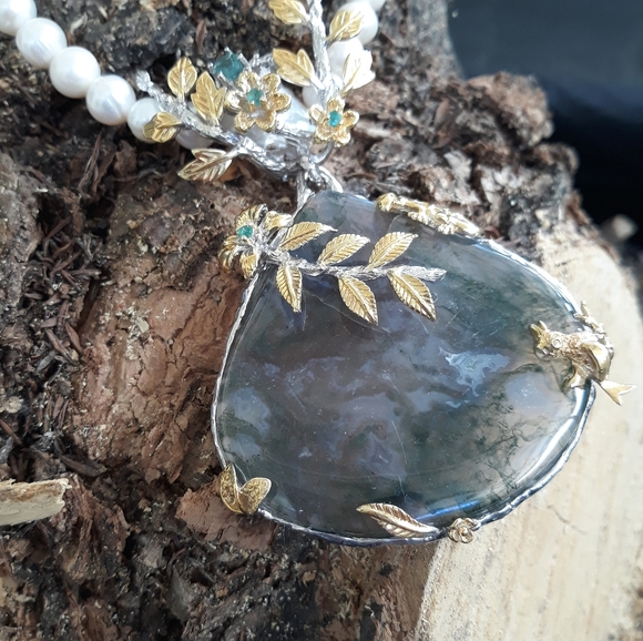 Handcrated Moss Agate and Pearl Floral Necklace - Picture 4 of 16